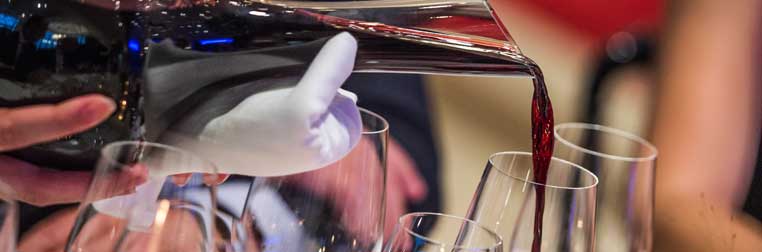 servir-vin-rouge