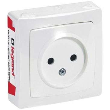 Prise - 2 pôles - complet - en saillie - blanc