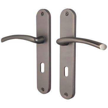 Poignée de porte relief finition canon de fusil perçage cl